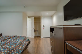 Vagabond Inn Executive - Bakersfield Downtowner Екстериор снимка